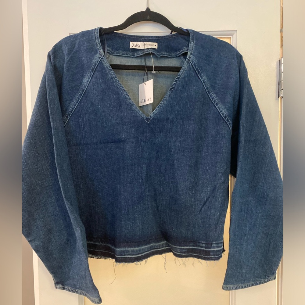 Zara the raglan Blue Denim cropped Long sleeve pullover top V-Neck NWT